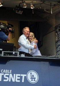 Hall of Fame announcer Vin Scully to return for record 66th season with Dodgers | iNFOnews.ca Hall of Fame announcer Vin Scully to return for record 66th season with Dodgers | iNFOnews.ca
