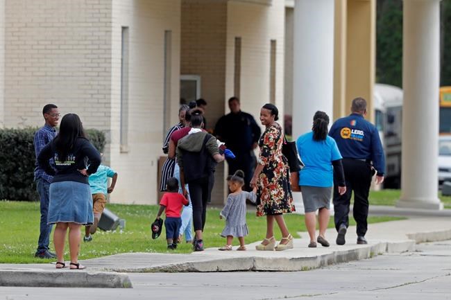 Hundreds at Louisiana church flout COVID-19 gatherings ban | iNFOnews.ca Hundreds at Louisiana church flout COVID-19 gatherings ban | iNFOnews.ca