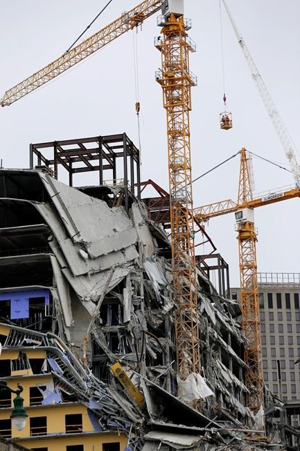 Plans pushed back to explode 2 cranes in New Orleans | iNFOnews.ca