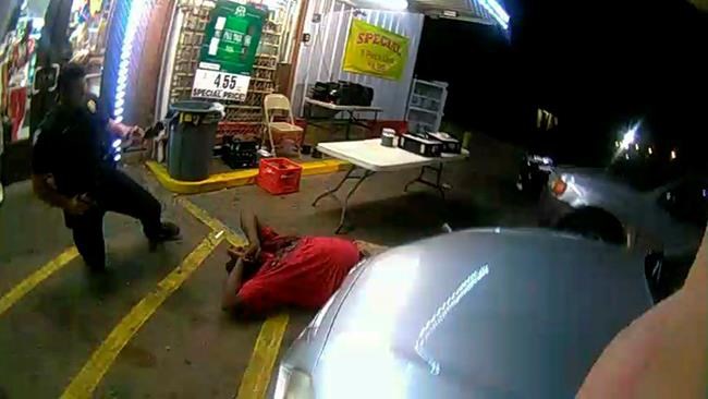 New videos show clearest account of Alton Sterling's killing | iNFOnews.ca