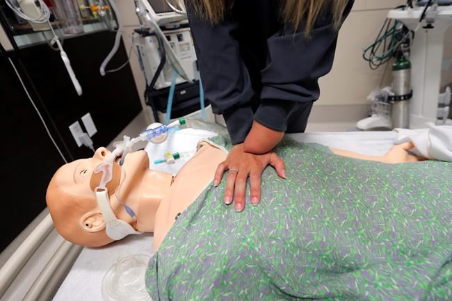 Born with 1 hand, she's an inspiration in virus fight | iNFOnews.ca