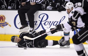 All the way back: LA Kings beat Sharks 4-1 for 3rd straight win in series, forcing Game 7 | iNFOnews.ca CP28170554