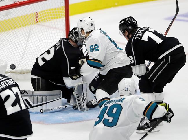 Kings' Jonathan Quick sustains lower-body injury in practice | iNFOnews.ca Kings' Jonathan Quick sustains lower-body injury in practice | iNFOnews.ca