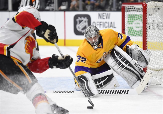Anze Kopitar's go-ahead goal helps Kings beat Flames 2-1 | iNFOnews.ca CP36495080