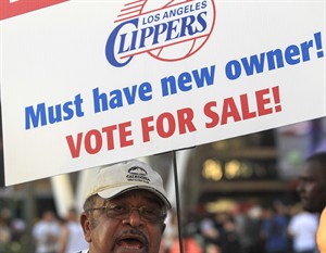 Oprah, Diddy and Money May: Famous potential buyers already lining up for shot at LA Clippers | iNFOnews.ca CP28193577
