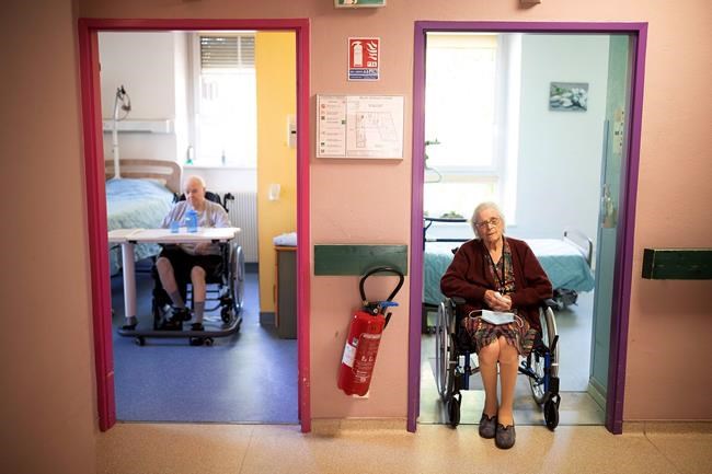 France's Christmas gift to care home residents: More freedom | iNFOnews.ca