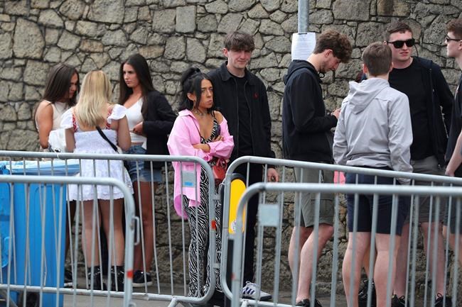 UK allows dancing without distancing at nightclub test event | iNFOnews.ca UK allows dancing without distancing at nightclub test event | iNFOnews.ca
