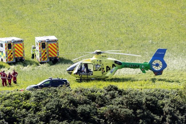3 dead, 6 in hospital after train derails in Scotland | iNFOnews.ca