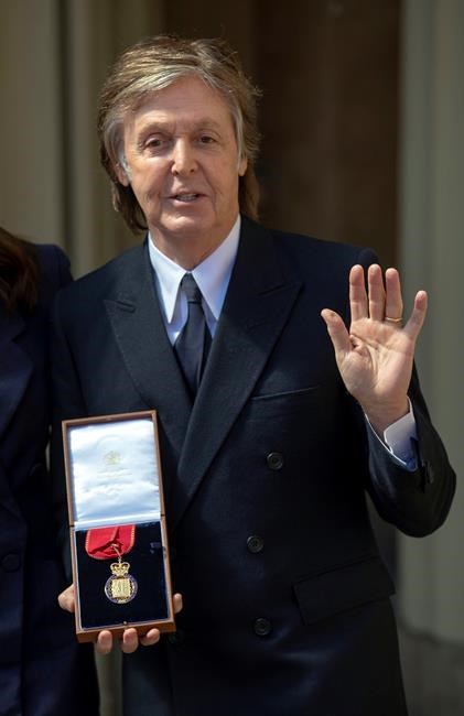 Good Day Sunshine: Paul McCartney award at Buckingham Palace | iNFOnews.ca