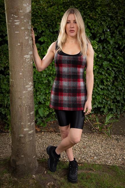 Singing the blues, Ellie Goulding turns darkness into light | iNFOnews.ca