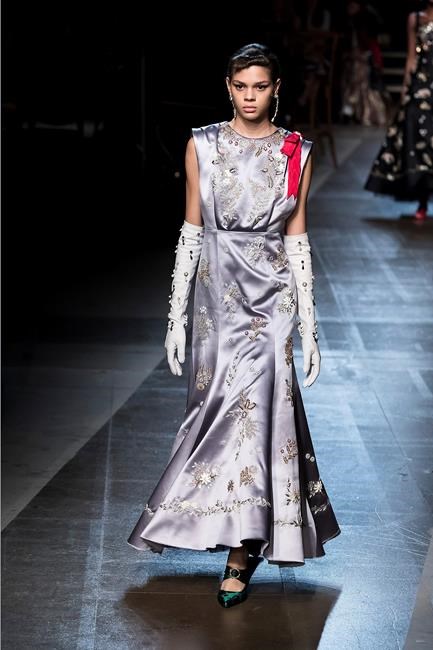 Kane mixes it up, Erdem sparkles at London Fashion Week | iNFOnews.ca