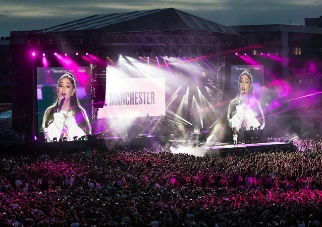 Grande returns to Manchester to honour victims with benefit | iNFOnews.ca