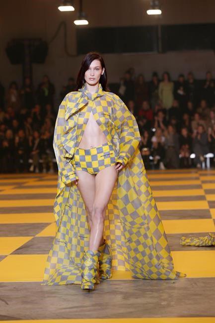 Chloe shows floral, ethnic motifs and bids Lagerfeld adieu | iNFOnews.ca