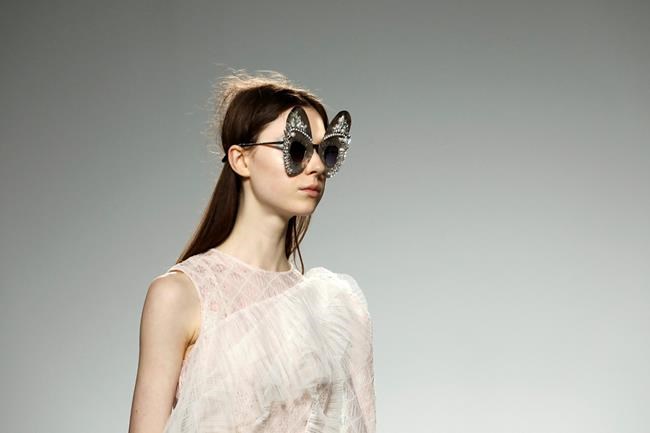 Fashion world descends on London for fashion week shows | iNFOnews.ca