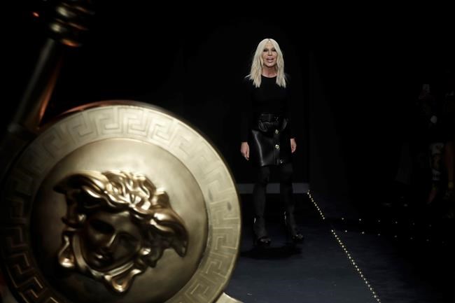 Wintour honours Lagerfeld; Bottega Veneta shows new direction | iNFOnews.ca