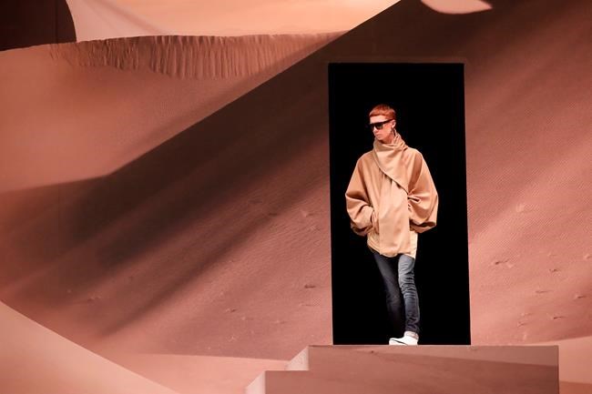 Fluidity and autumnal hues hit Paris menswear week | iNFOnews.ca
