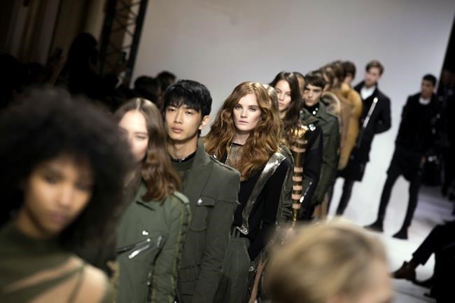 Dior travels back in time for couture-infused menswear | iNFOnews.ca Dior travels back in time for couture-infused menswear | iNFOnews.ca