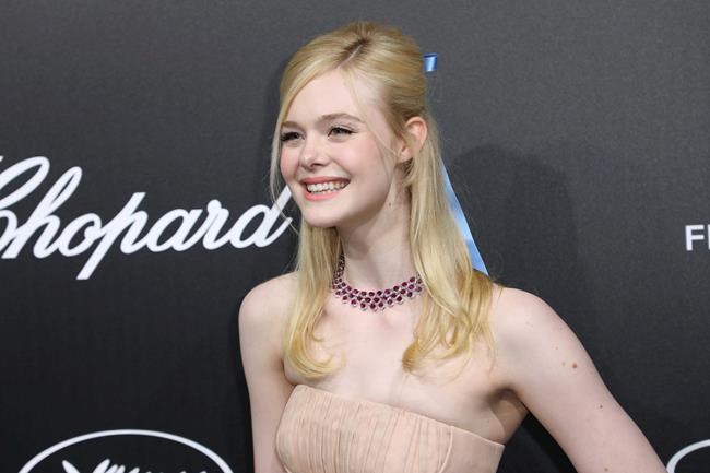 Elle Fanning OK after fainting at Cannes dinner | iNFOnews.ca