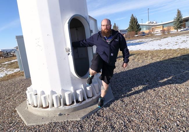 'There's more than oil and gas:' Wind blowing workers in new direction | iNFOnews.ca