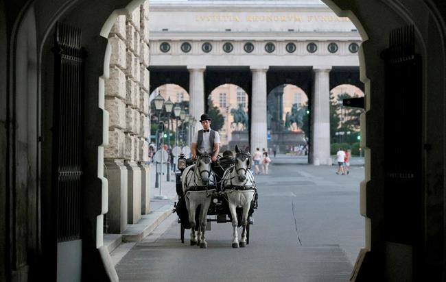 Searing Vienna heat triggers ban on horse carriage rides | iNFOnews.ca Searing Vienna heat triggers ban on horse carriage rides | iNFOnews.ca