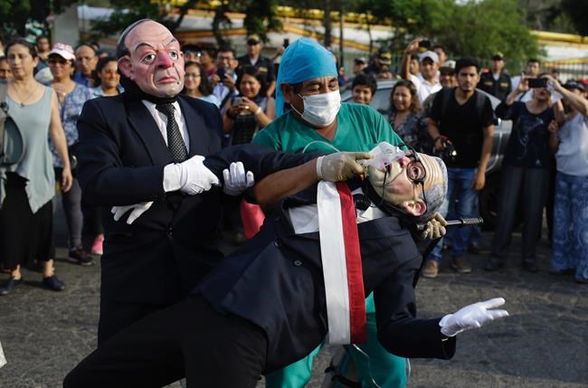 Thousands protest former president's pardon in Peru | iNFOnews.ca
