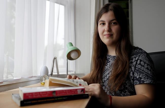 Aspiring UK medical students in limbo because of exam fiasco | iNFOnews.ca