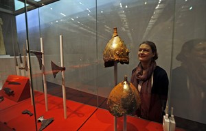 Ship, skulls and Viking bling on display as British Museum explores the fierce Norse warriors | iNFOnews.ca CP27452416