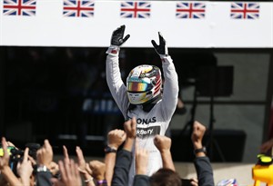 Hamilton wins British GP after Rosberg forced to retire for 1st time this season | iNFOnews.ca CP29035917
