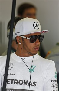 Hamilton on top of 2nd practice, but stops on track with engine problems at British GP | iNFOnews.ca Hamilton on top of 2nd practice, but stops on track with engine problems at British GP | iNFOnews.ca