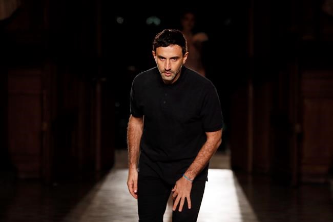 Riccardo Tisci to replace Christopher Bailey at Burberry | iNFOnews.ca CP513980295