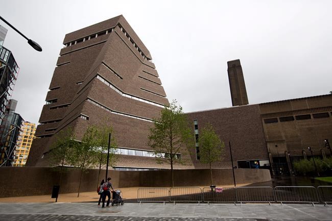 Teen pleads guilty to throwing boy from top of Tate Modern | iNFOnews.ca