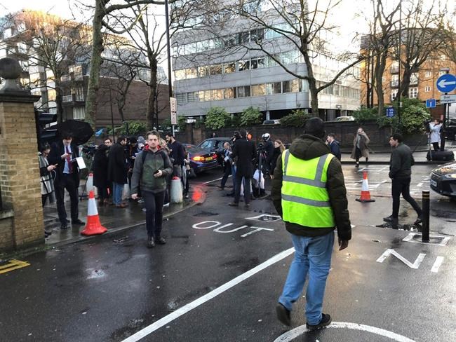 Man stabbed at London mosque; police say not terror-related | iNFOnews.ca Man stabbed at London mosque; police say not terror-related | iNFOnews.ca