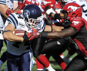 Toronto Argonauts win 22-14 in Calgary for 5th straight win over Stampeders | iNFOnews.ca CP19830048