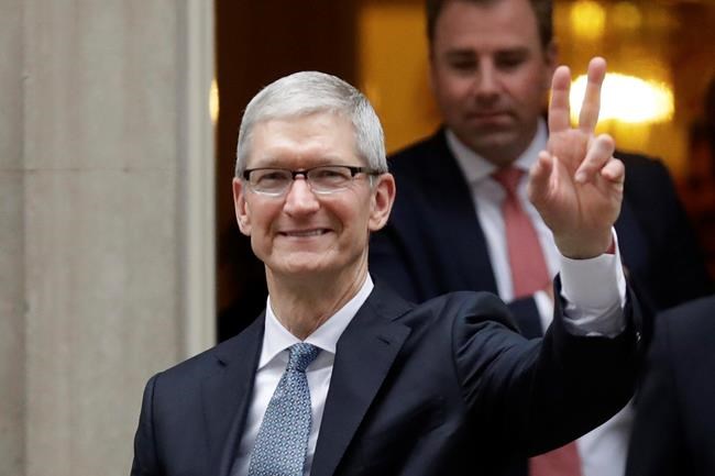 Apple's Tim Cook: Fake news is 'killing people's minds' | iNFOnews.ca