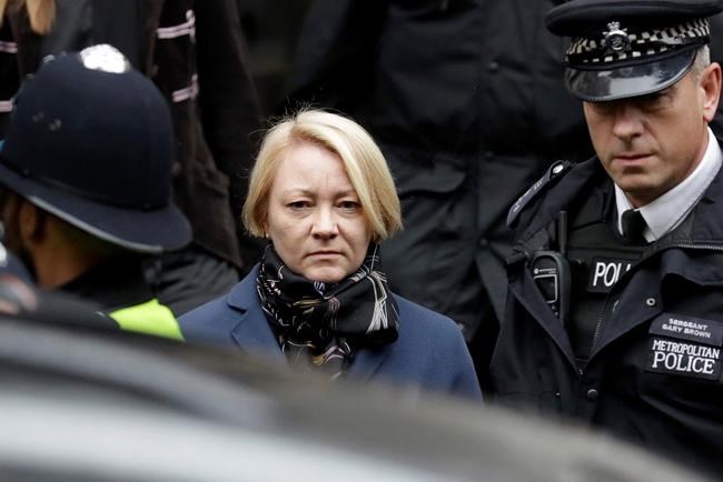 Julian Assange questioned at Ecuadorean Embassy in London | iNFOnews.ca