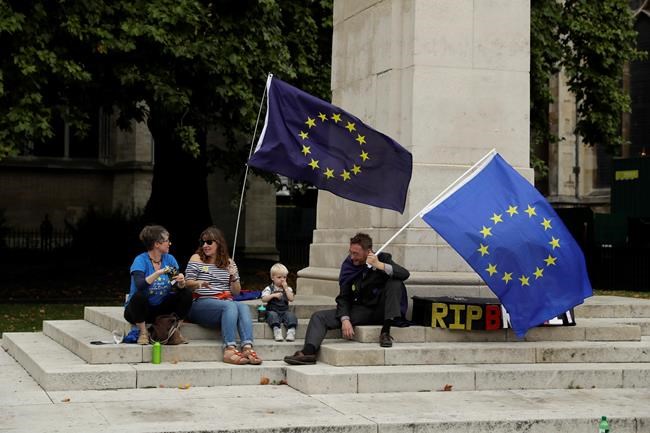 UK Brexit chief faces jeering lawmakers during talks update | iNFOnews.ca CP2055483066