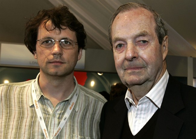 Guy Hamilton, director of 4 big James Bond films, dead at 93 | iNFOnews.ca CP37162917