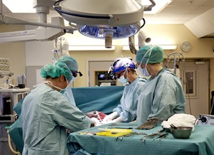 Swedish doctor says 4 of 9 women who received transplanted wombs are trying to get pregnant | iNFOnews.ca CP27437322