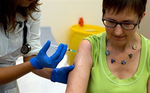 1st UK volunteer gets experimental Ebola vaccine, could be used in West Africa if proven safe | iNFOnews.ca CP29926377