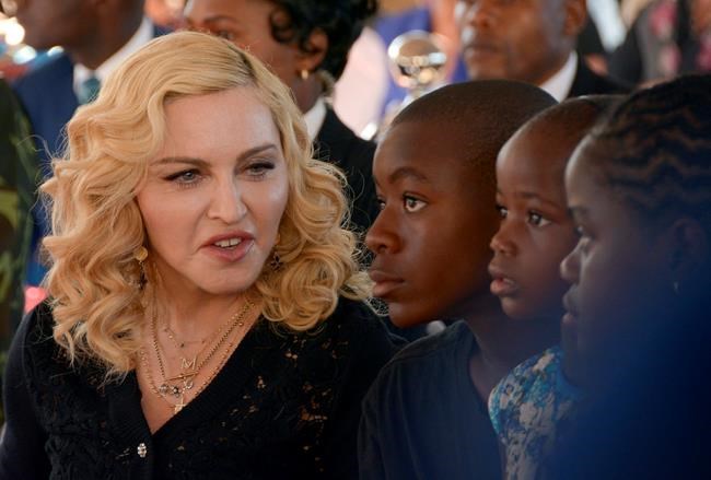 Madonna accepts damages from publisher over privacy invasion | iNFOnews.ca CP1712603306