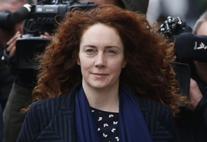 Defence lawyer says 'no smoking gun' against Rebekah Brooks at phone hacking trial | iNFOnews.ca CP28437338