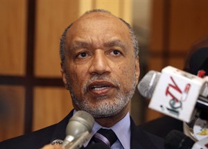 FIFA vice-president Platini hits back at British daily linking him to Qatar World Cup claims | iNFOnews.ca CP28611202
