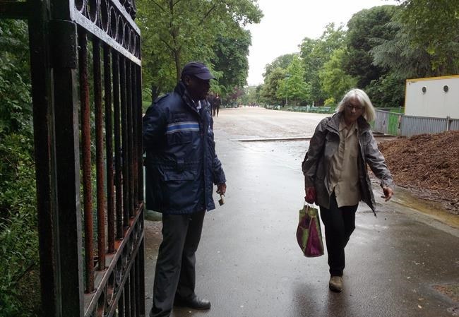Child still critical after lightning hits 11 in Paris park | iNFOnews.ca Child still critical after lightning hits 11 in Paris park | iNFOnews.ca