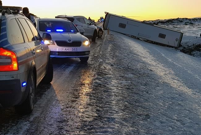 Iceland: Crash kills Chinese tourist, critically injures 12 | iNFOnews.ca