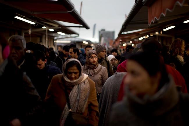 Dutch parliament approves limited ban on burqa, niqab | iNFOnews.ca CP1889418929