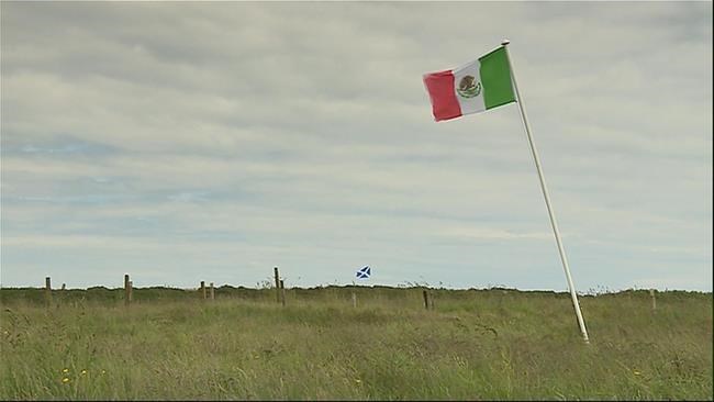 Mexican flag raised near Trump's Scottish golf course | iNFOnews.ca