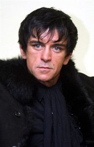 Visage singer Steve Strange, icon of 80s New Romantic movement, dies at 55 | iNFOnews.ca Visage singer Steve Strange, icon of 80s New Romantic movement, dies at 55 | iNFOnews.ca