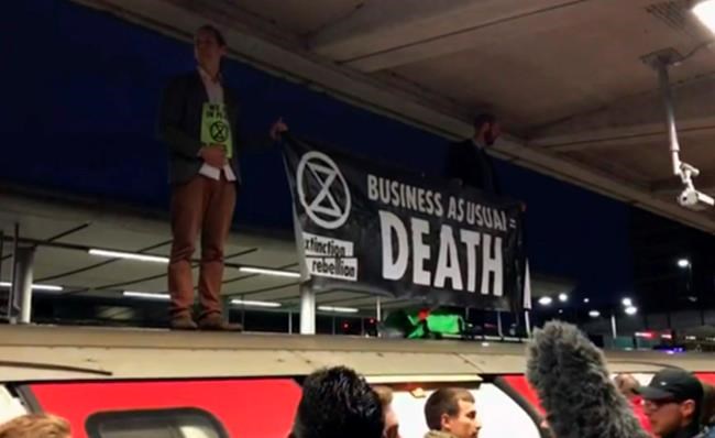 London commuters scuffle with climate activists | iNFOnews.ca