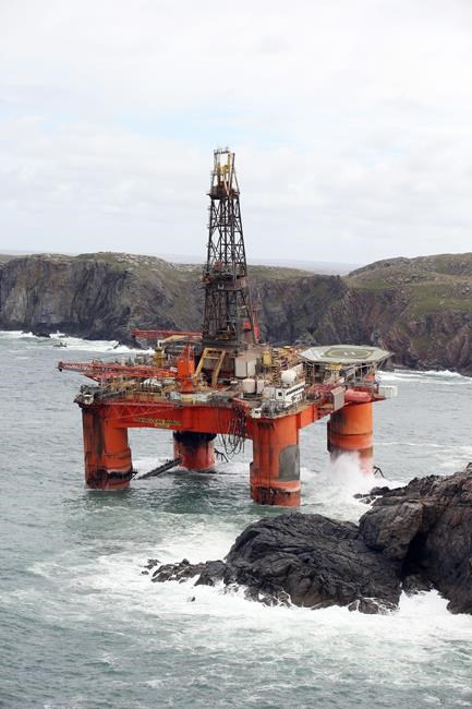 UK coast guards warn sightseers away from oil rig on beach | iNFOnews.ca