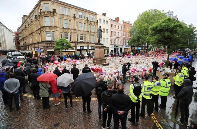 Police release new photos in hunt for Manchester bomb clues | iNFOnews.ca